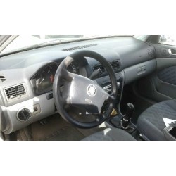 skoda octavia berlina (1u2) del año 2000