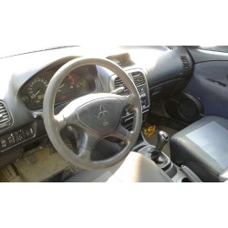 mitsubishi carisma berlina 5 (da0) del año 2001