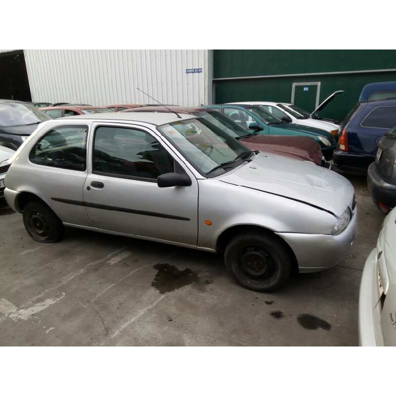 ford fiesta berlina del año 1998