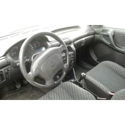 opel astra f berlina del año 1997