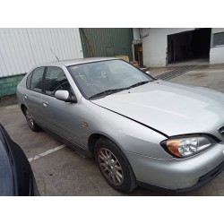 nissan primera berlina (p11) del año 2000