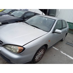 nissan primera berlina (p11) del año 2000
