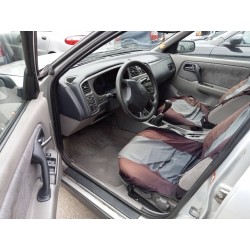 nissan primera berlina (p11) del año 2000