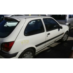 ford fiesta berlina (dx) del año 2001