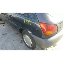ford fiesta berlina del año 1996