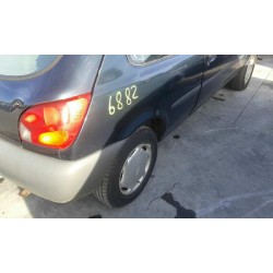 ford fiesta berlina del año 1996