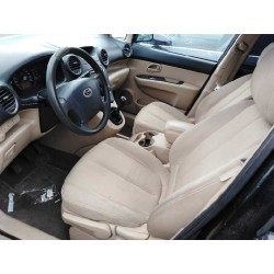 kia carens (un) del año 2010