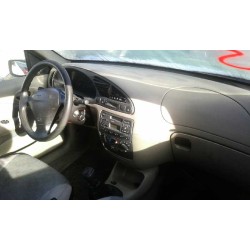 ford fiesta berlina del año 1996