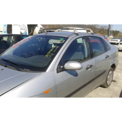 ford focus berlina (cak) del año 2001
