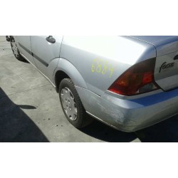 ford focus berlina (cak) del año 2001