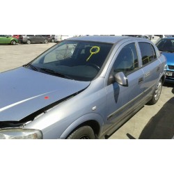 opel astra g berlina del año 2000