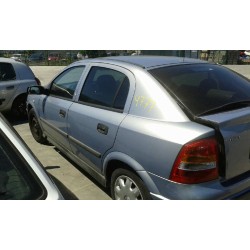 opel astra g berlina del año 2000