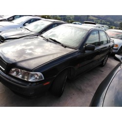 volvo s40 berlina del año 1999