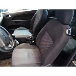 ford fiesta (cbk) del año 2004
