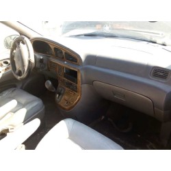 kia carnival del año 2000