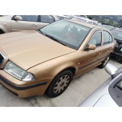 skoda octavia berlina (1u2) del año 2001