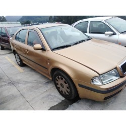 skoda octavia berlina (1u2) del año 2001