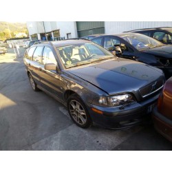 volvo v40 familiar del año 2001