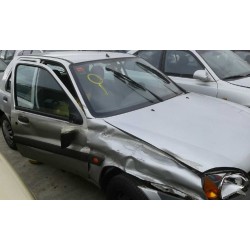 ford fiesta berlina (dx) del año 2000