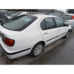 nissan primera berlina (p11) del año 1999