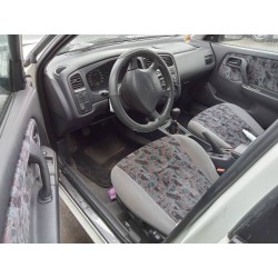 nissan primera berlina (p11) del año 1999