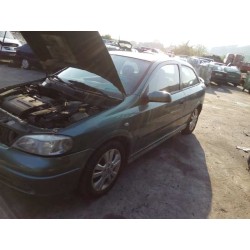 opel astra g berlina del año 2000