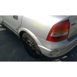 opel astra g berlina del año 2000
