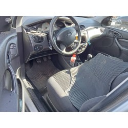 ford focus berlina (cak) del año 2004