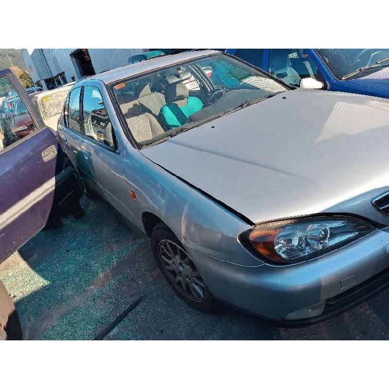nissan primera berlina (p11) del año 2000