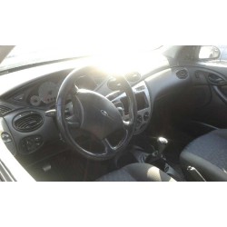 ford focus berlina (cak) del año 2001