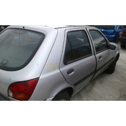 ford fiesta berlina (dx) del año 2000