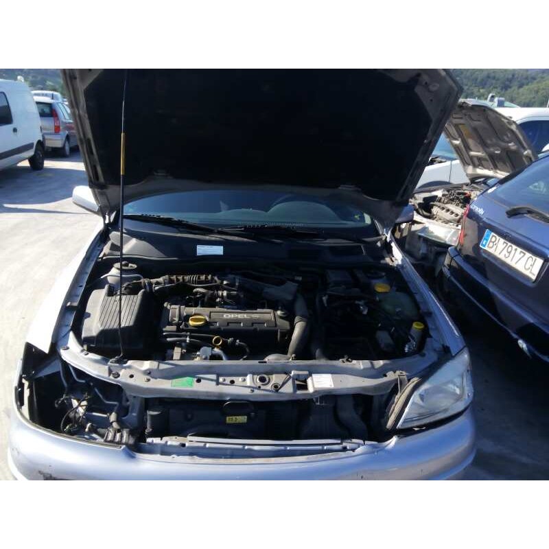opel astra g berlina del año 2000
