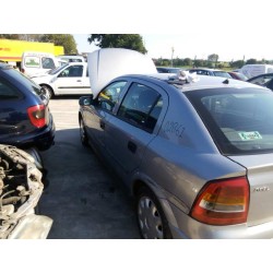 opel astra g berlina del año 2000