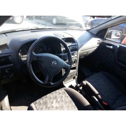 opel astra g berlina del año 2000