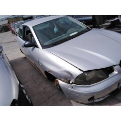 seat ibiza (6l1) del año 2002