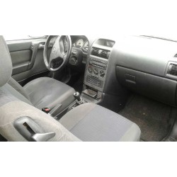 opel astra g berlina del año 2002