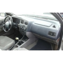 nissan primera berlina (p11) del año 1999