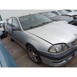 toyota avensis berlina (t 22) del año 2000