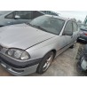 toyota avensis berlina (t 22) del año 2000