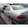 toyota avensis berlina (t 22) del año 2000