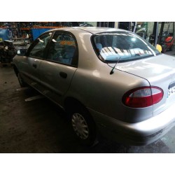 daewoo lanos del año 2000
