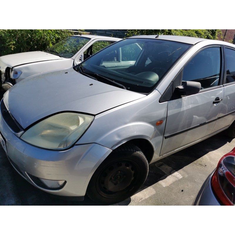 ford fiesta (cbk) del año 2004