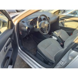 seat ibiza (6l1) del año 2002