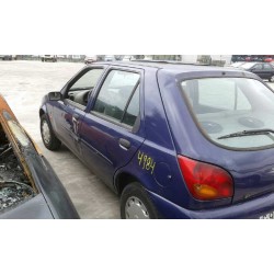 ford fiesta berlina del año 1996