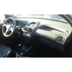peugeot 206 berlina del año 2000