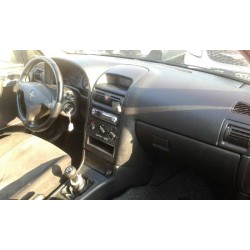 opel astra g berlina del año 2000