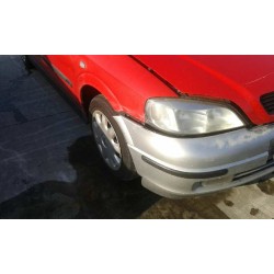opel astra g berlina del año 2000