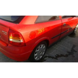 opel astra g berlina del año 2000