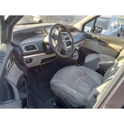 peugeot 807 del año 2006