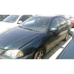 toyota avensis berlina (t 22) del año 2001